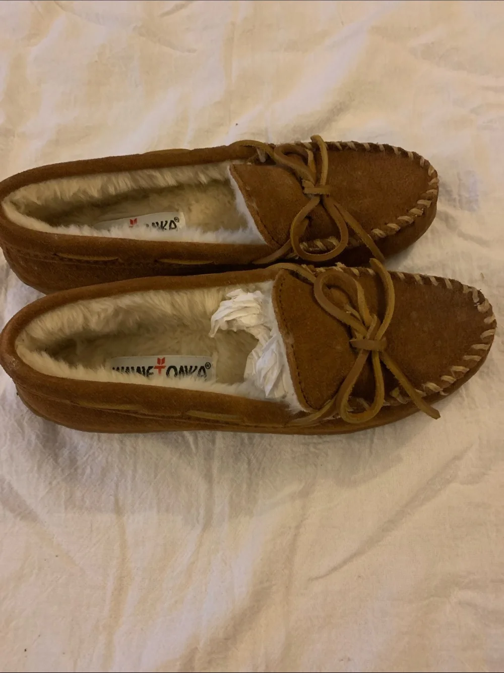 Minnetonka Women’s Moccasin Brown Shoe Slipper Sz 6 NEW Shearling Lined Hardsole